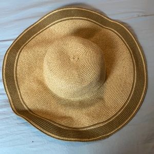 Cute beach floppy hat 🏝🌱